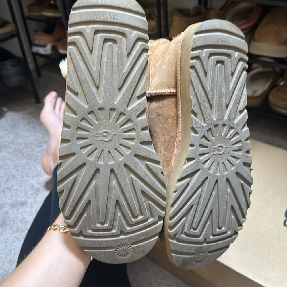 Ugg Three Button - image 3